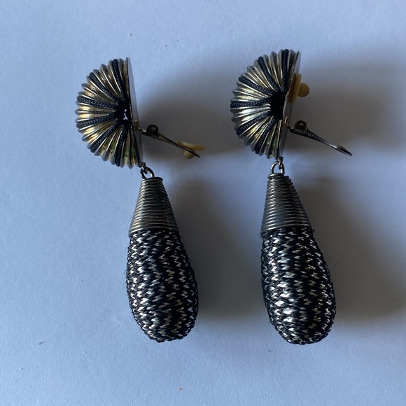 VINTAGE Fancy (silver/black shell) with hanging black/silver tassel clip-on … - Picture 3 of 3